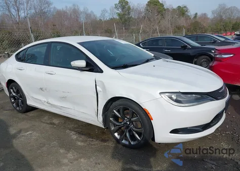 2015 Chrysler 200 S z USA, uszkodzony, nr VIN 1C3CCCBG9FN638747